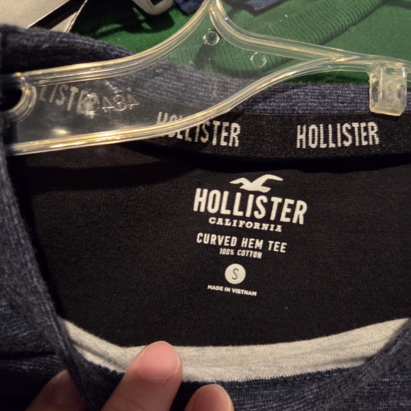 Hollister Men's Navy Long Sleeve Tee - Picture 3 of 3